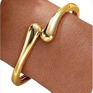 Elegant 14K Gold Chunky Bangle Bracelet for Women and Teens, Adjustable, Modern